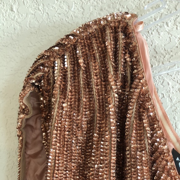 RETROFÊTE Ella One-Shoulder Sequin Dress - Picture 11 of 13